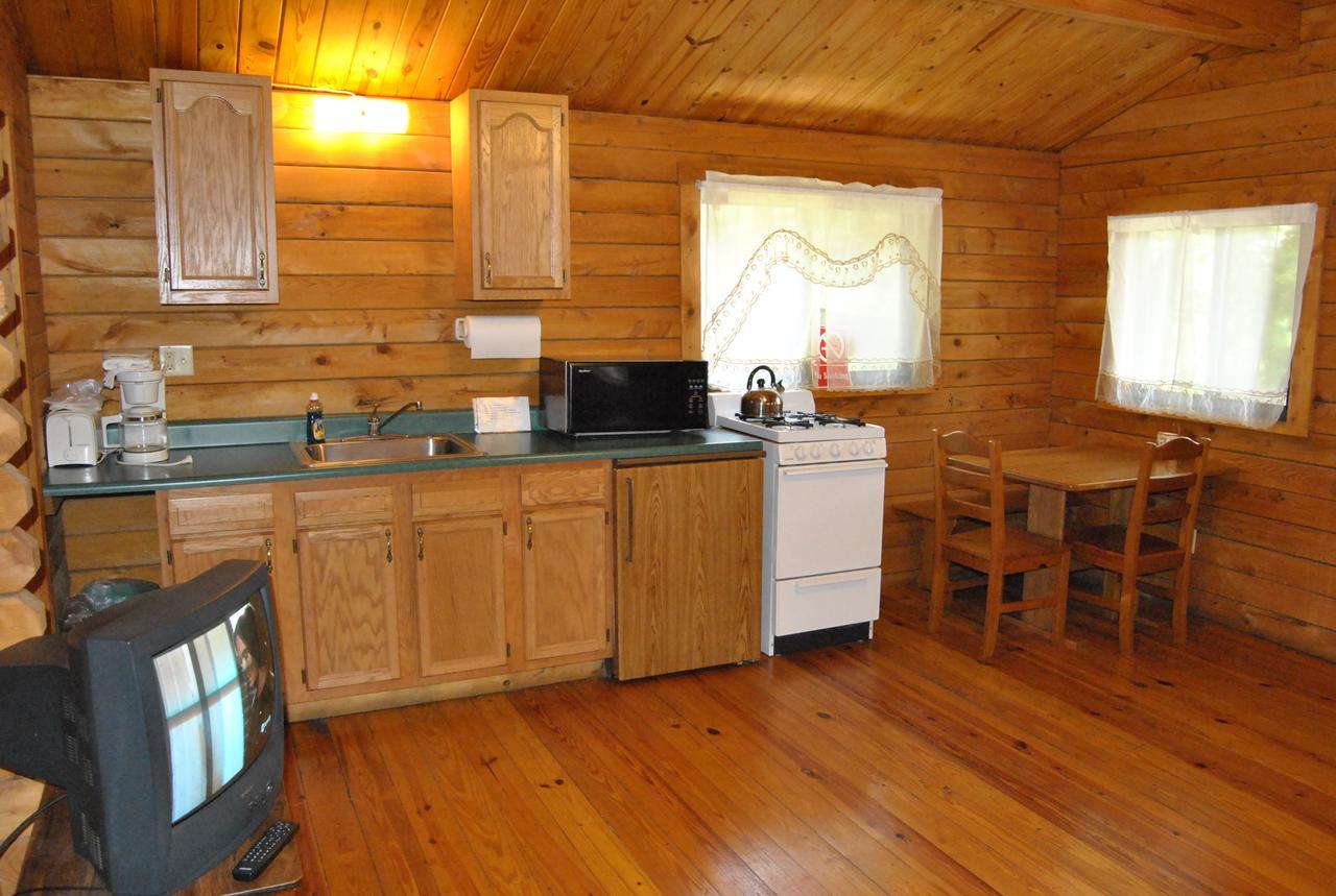 Robin Hill Camping Resort One-Bedroom Cottage 8 Lenhartsville 외부 사진