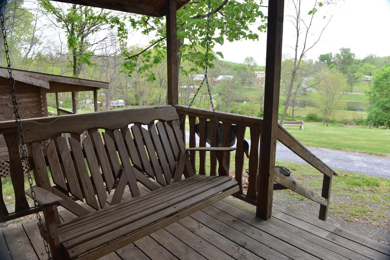 Robin Hill Camping Resort One-Bedroom Cottage 8 Lenhartsville 외부 사진